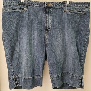 Gently worn plus size jeans shorts size 24W